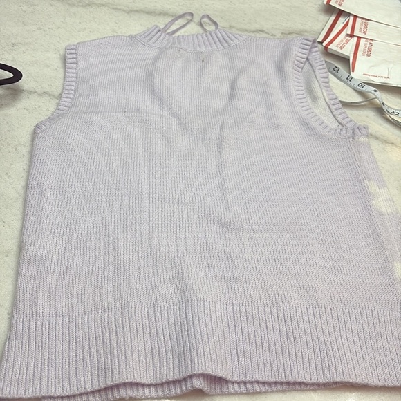 Whimsical Purple and White V-Neck Sweater - Picture 7 of 7